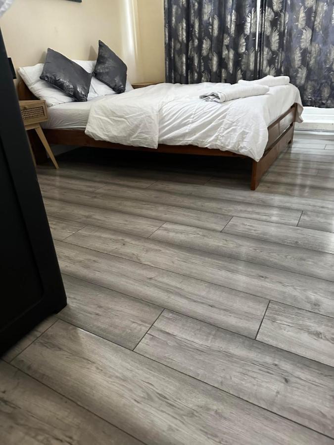 Bloomsbury Apartments - Edgware London Bagian luar foto